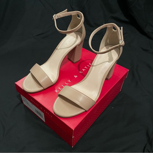 7 Kelly & Katie Taupe Heels - Picture 1 of 6